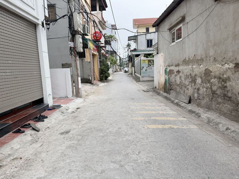 Cần bán 105m2 đất cách 20m ra mặt phố Giang Biên. Ngõ thông ô tô, tiện ích đầy đủ 4