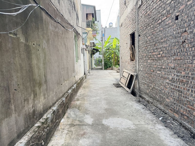 Cần bán 35,3m2 nhà C4 tổ 12 Thạch Bàn. Cách 30m ra đường ô tô tránh, cho thuê hoặc đầu tư đều tốt 3