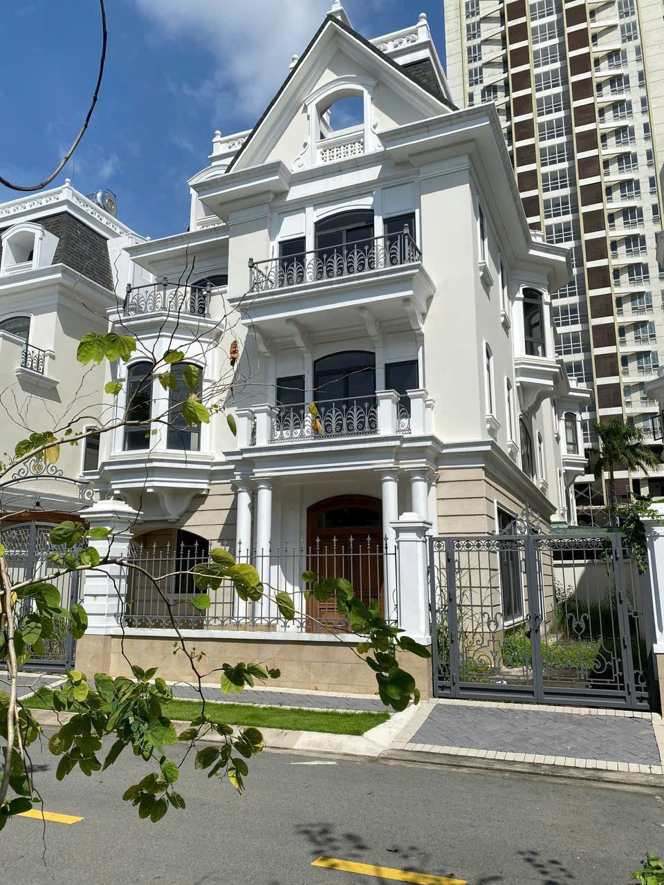 Cần bán Biệt thự Phường Thạnh Mỹ Lợi, Quận 2, Diện tích 300m², Giá 68 Tỷ 2