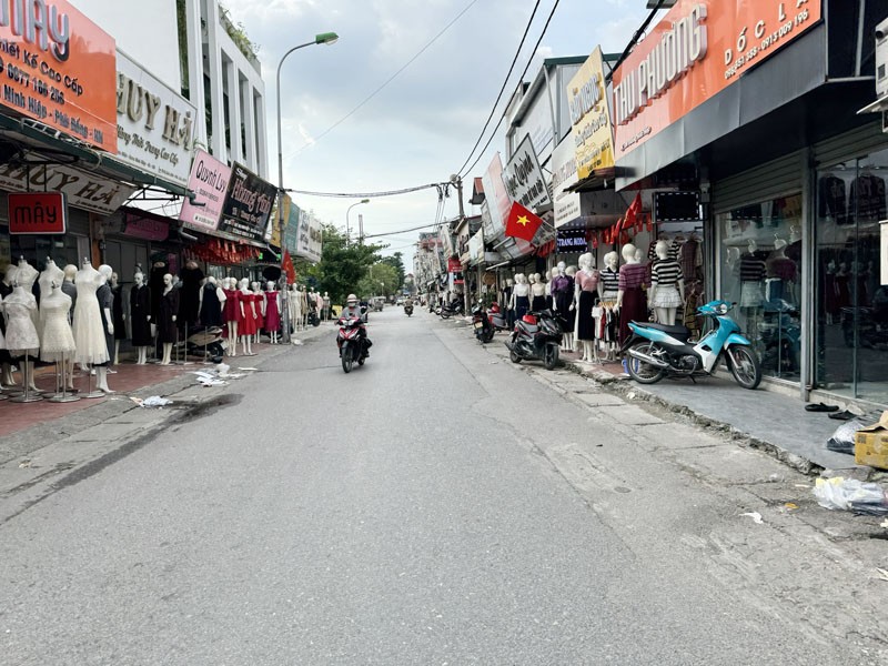 Chính chủ cần bán 80m2 đất mặt đường chợ Quần Áo - Ninh Hiệp. Ngay đoạn đầu nối ra Đặng Phúc Thông 2