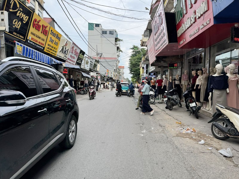 Chính chủ cần bán 80m2 đất mặt đường chợ Quần Áo - Ninh Hiệp. Ngay đoạn đầu nối ra Đặng Phúc Thông 5