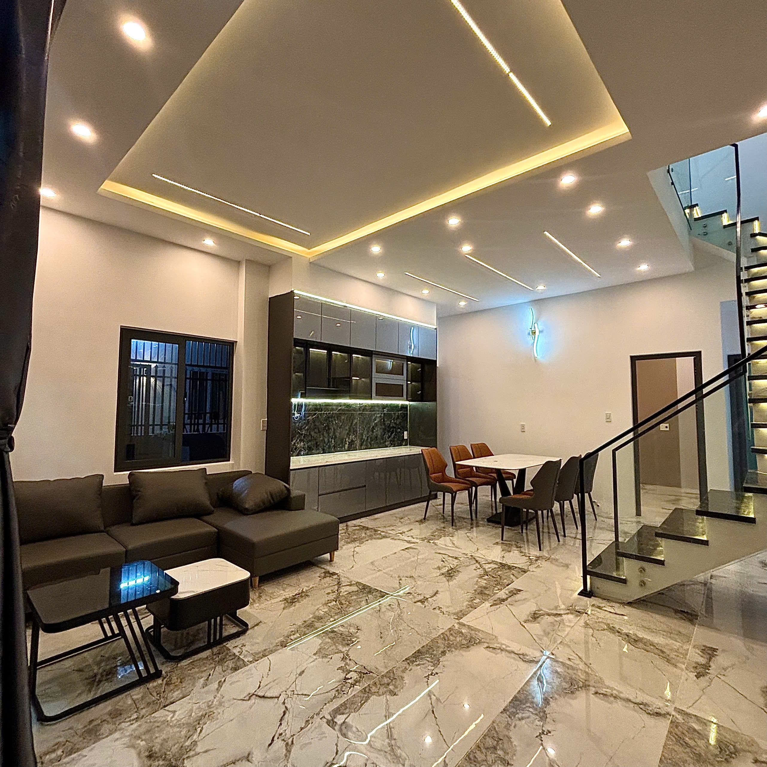 CẦN BÁN GẤP NHÀ 3 TẦNG HIỆN ĐỊA 2 MẶT TIỀN KIỆT HOÀNG VĂN THÁI,LIÊN CHIỂU,ĐÀ NẴNG