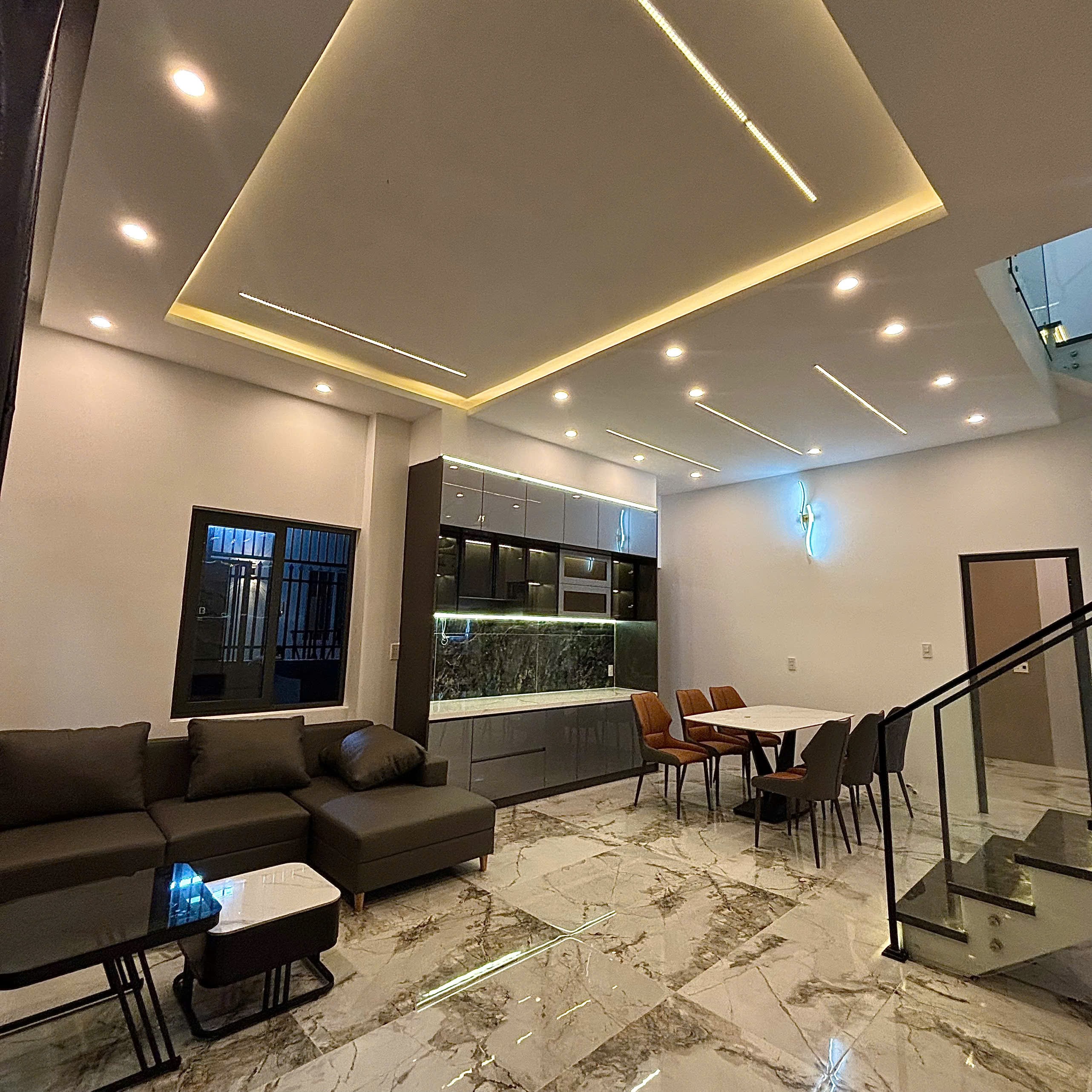 CẦN BÁN GẤP NHÀ 3 TẦNG HIỆN ĐỊA 2 MẶT TIỀN KIỆT HOÀNG VĂN THÁI,LIÊN CHIỂU,ĐÀ NẴNG 4