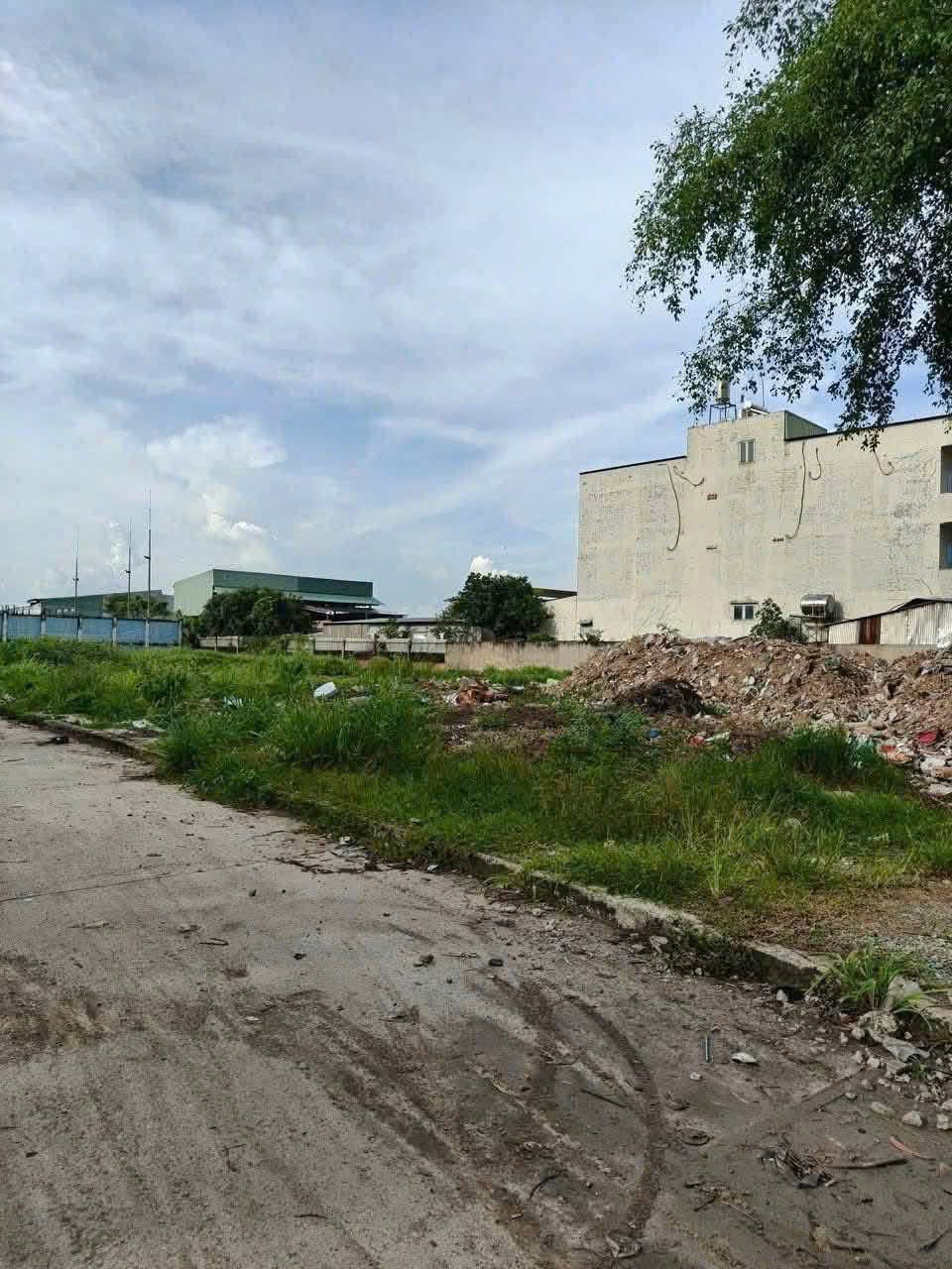 SIÊU VỊ TRÍ – (33x77) MT NGUYỄN VĂN BỨA – DT 2.500M² – GIÁ CHỈ 11,5TR/M² 2