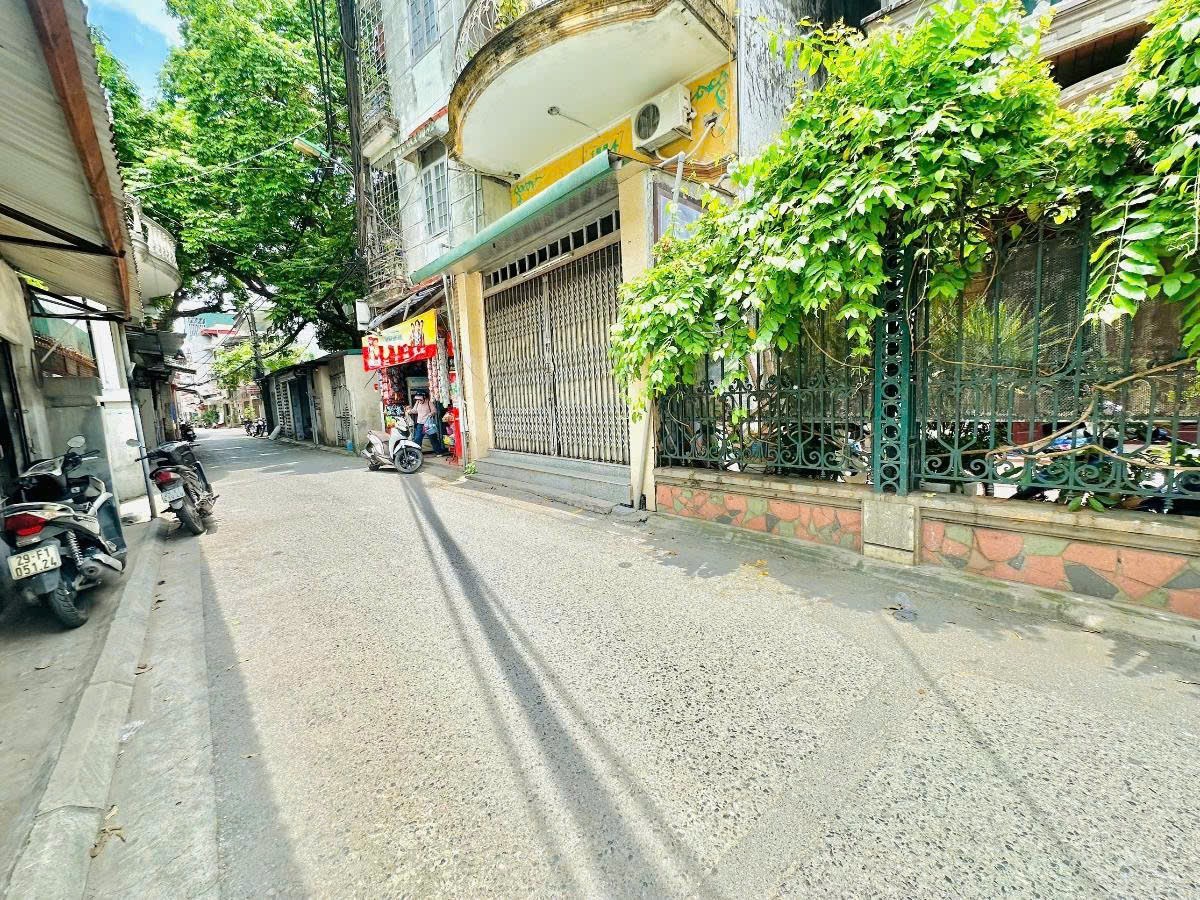 Chính chủ bán lô Ngọc Thụy Long Biên ,đất 71m2, mt 10m cực đẹp, vài bước ra đường to, giá đầu tư 3