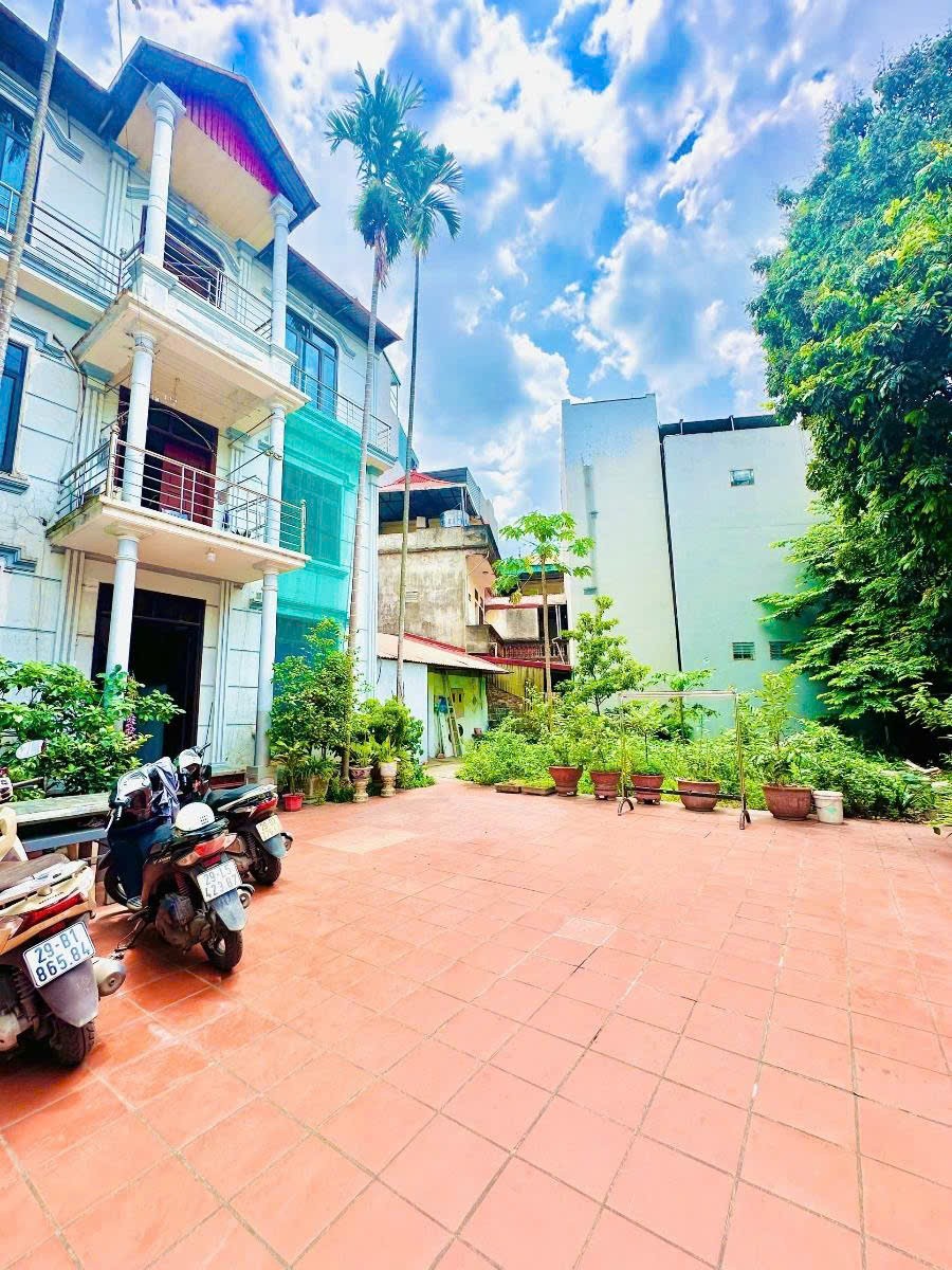 Chính chủ bán lô Ngọc Thụy Long Biên ,đất 71m2, mt 10m cực đẹp, vài bước ra đường to, giá đầu tư 4