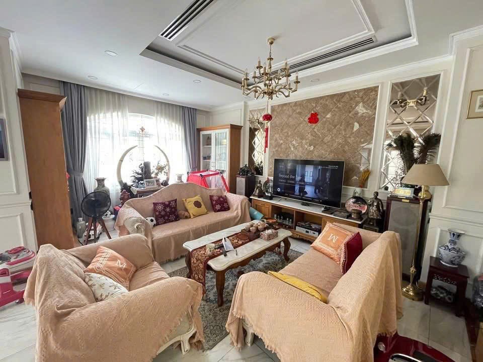Cần bán Biệt thự Quận 7, Hồ Chí Minh, Diện tích 220m², Giá 056 Tỷ 3