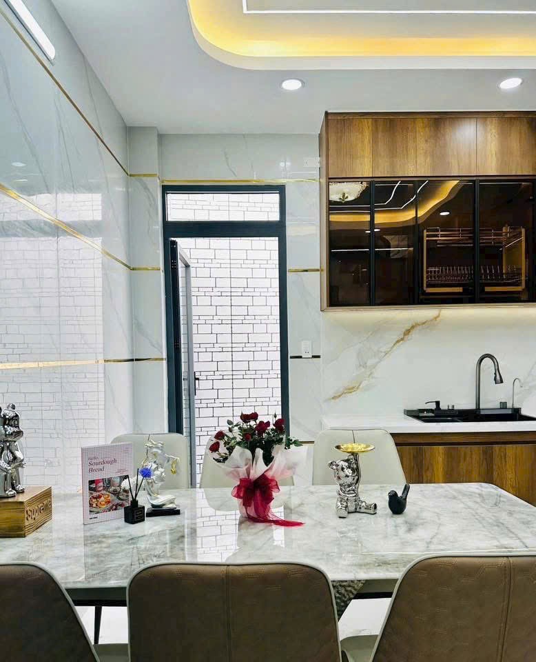 Nhà khu dân cư Mã Lò, Bình Trị Đông dt 56m2 3 lầu 5pn 5 wc giá 7,5 tỷ 9