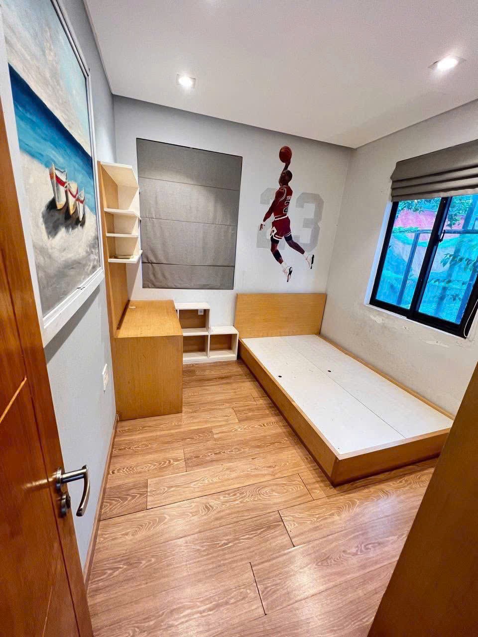Cho thuê Nhà mặt tiền Phường Phước Long B, Quận 9, Diện tích 169m², Giá Thương lượng 11