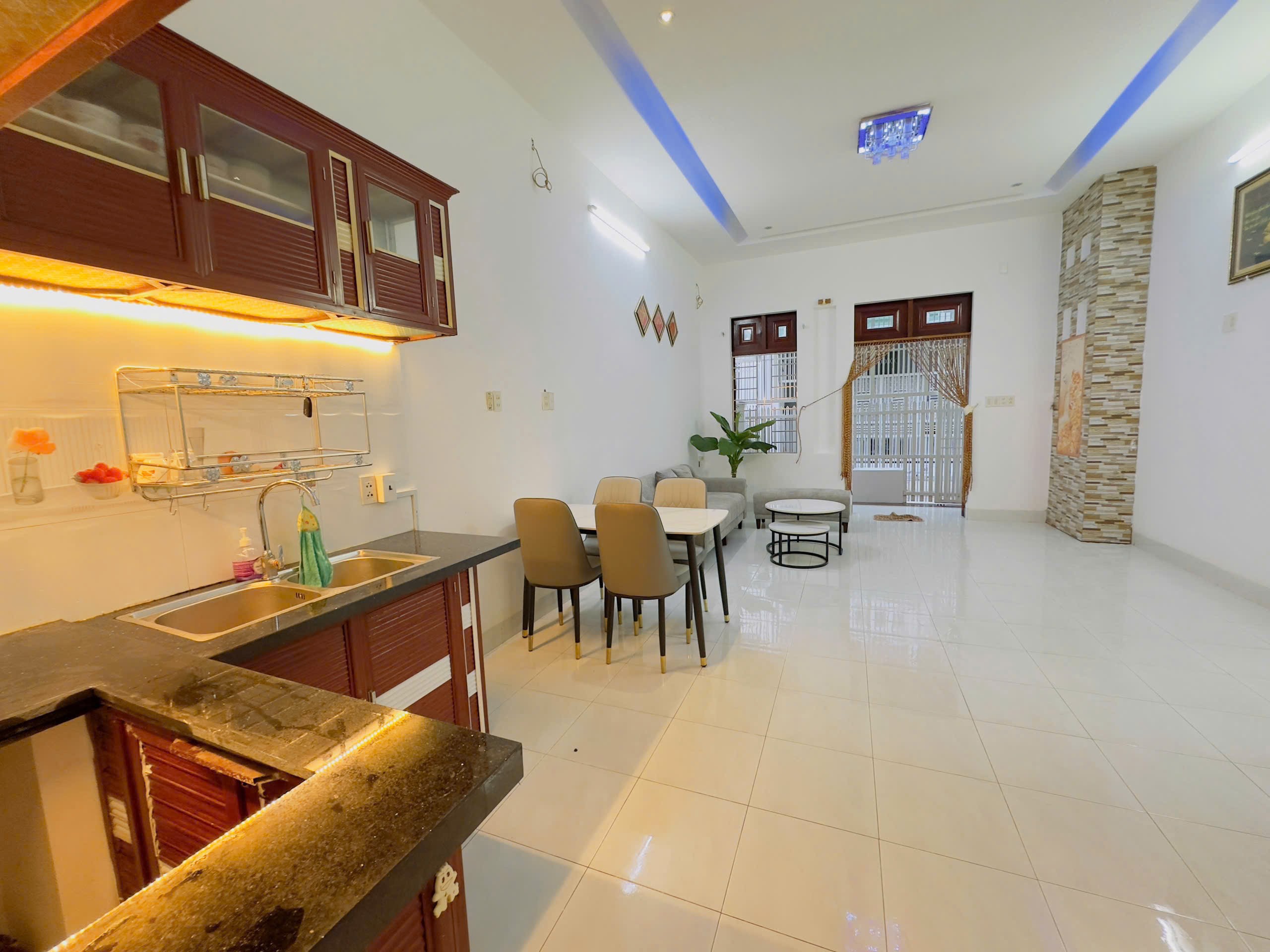BÁN NHÀ THIẾT KẾ HIỆN ĐẠI NGANG ĐẸP 7m5 TẠI PHƯỜNG BẮC NHA TRANG. 2