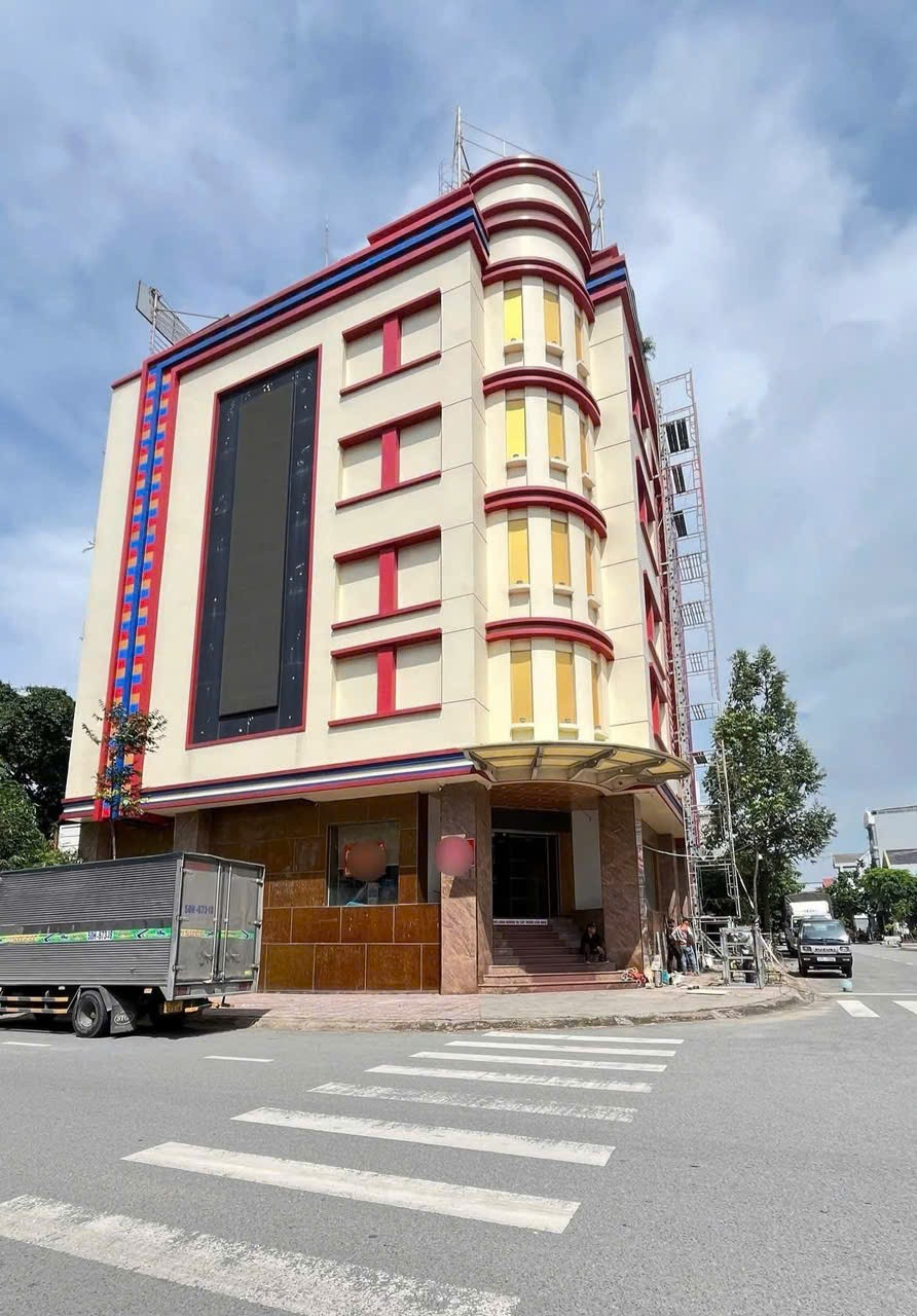 Cho thuê Nhà mặt tiền Phường Linh Tây, Thủ Đức, Diện tích 216m², Giá 150 Triệu/tháng 2
