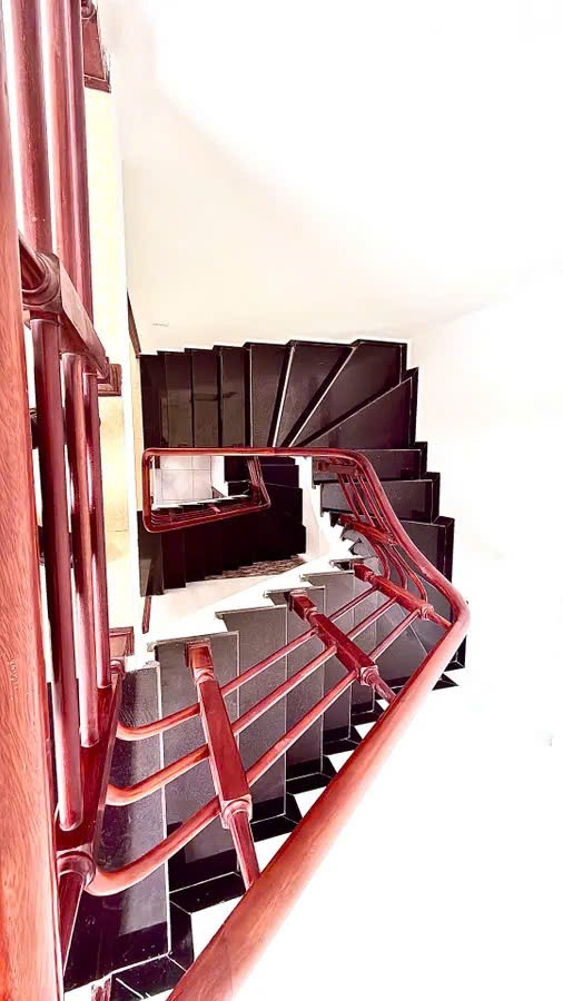BÁN NHÀ HÒA BÌNH - HÀ ĐÔNG 54m2 x 3 tầng MT 4.9M Giá 4.5 tỷ - PHÂN LÔ - Ô TÔ ĐỖ CỬA 2