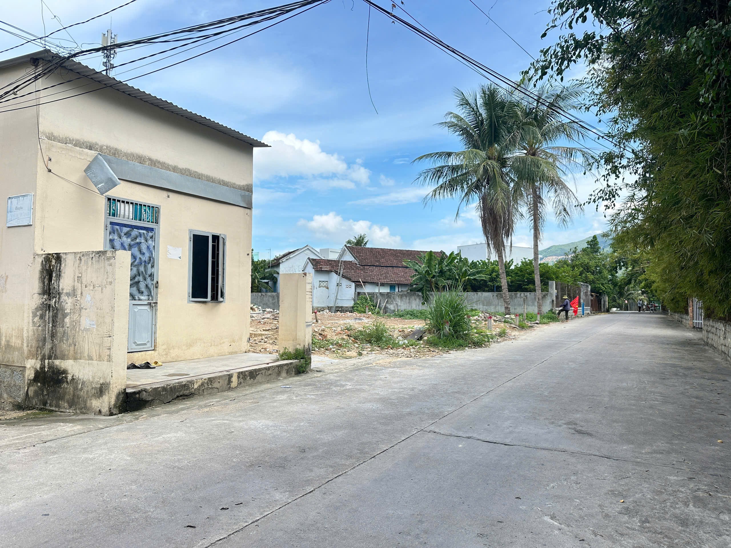 DUY NHẤT 01 LÔ GÓC ĐƯỜNG NHỰA 2 OTO ĐUA, VÕ DÕNG, VĨNH TRUNG, NHA TRANG. 5
