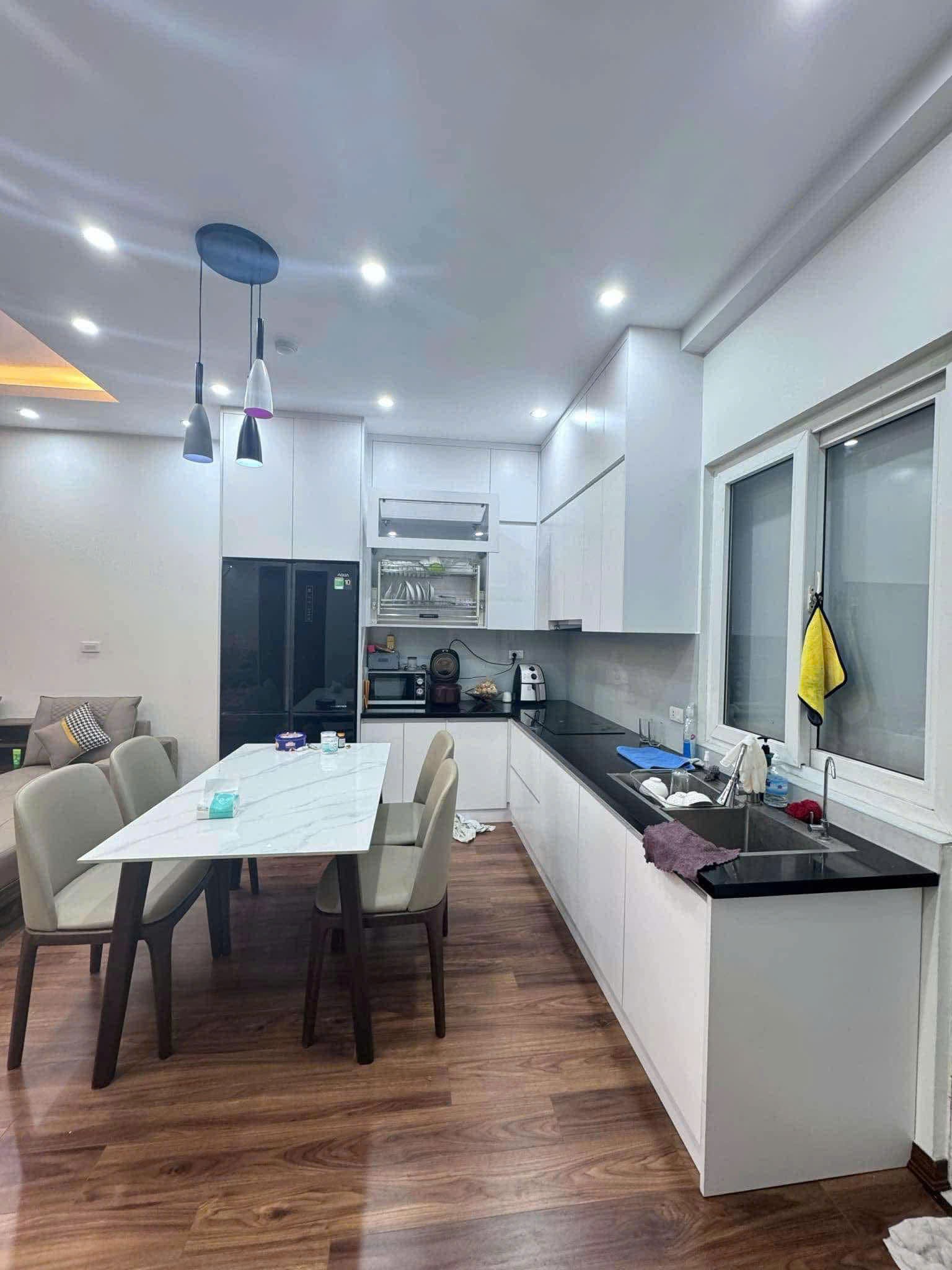 Cần bán gấp căn hộ góc full nội thất tại 6 tòa mới Thanh Hà-Hà Đông.