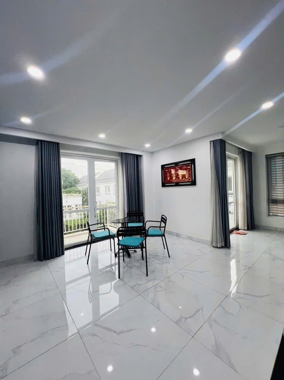 Cần bán Biệt thự Phường Phú Hữu, Quận 9, Diện tích 216m², Giá 028 Triệu/tháng 9