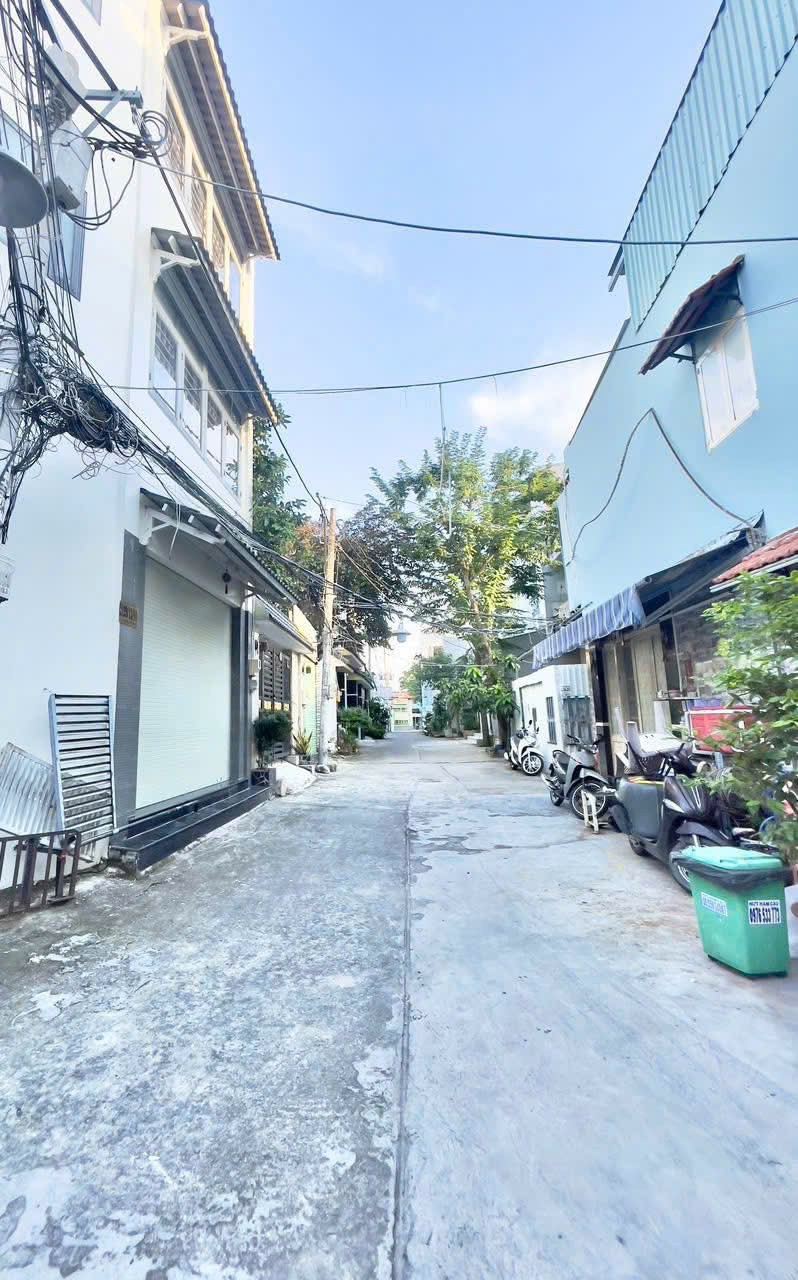 Bán Nhà Hẻm Ô Tô – Góc 2 Mặt Tiền Trung Tâm Nhà Bè- Chỉ 6 Tỷ 380 5