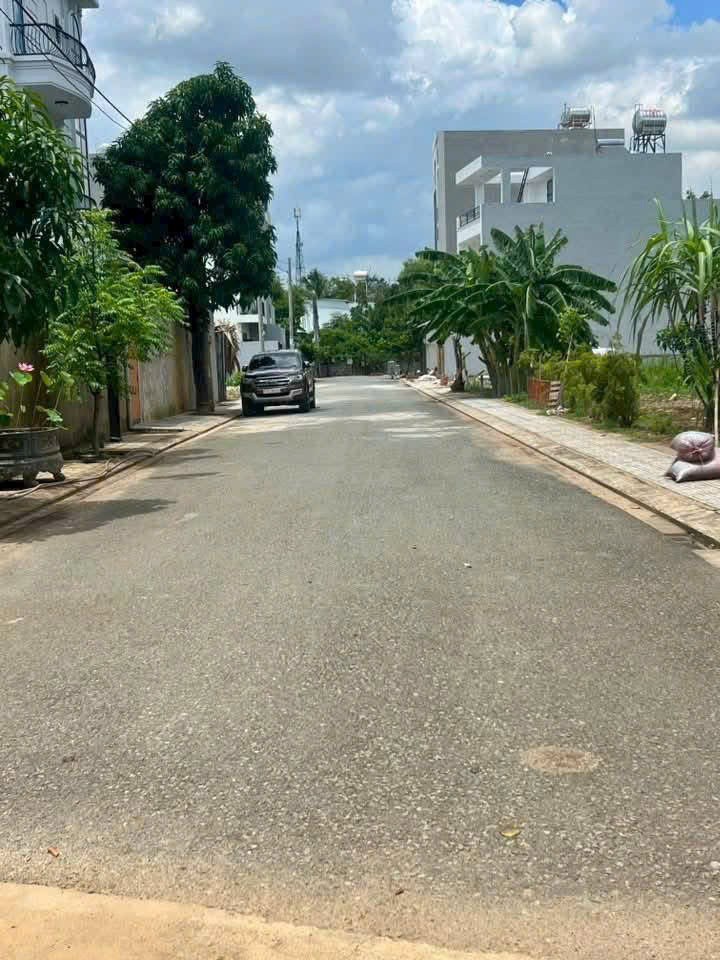 Cần bán Đất Phường Long Trường, Quận 9, Diện tích 200m², Giá 6 Tỷ