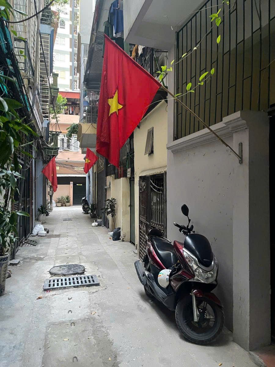 Bán nhà Khương Hạ - Ngõ đẹp nhà rộng 60m 4 tầng chỉ 20m ra phố