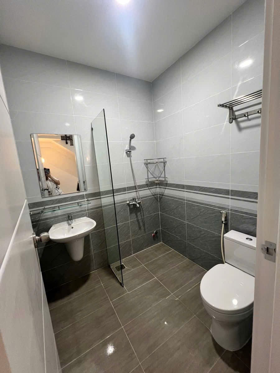 Cho thuê Nhà mặt tiền Quận 9, Hồ Chí Minh, Diện tích 85m², Giá 18 Triệu/tháng 12