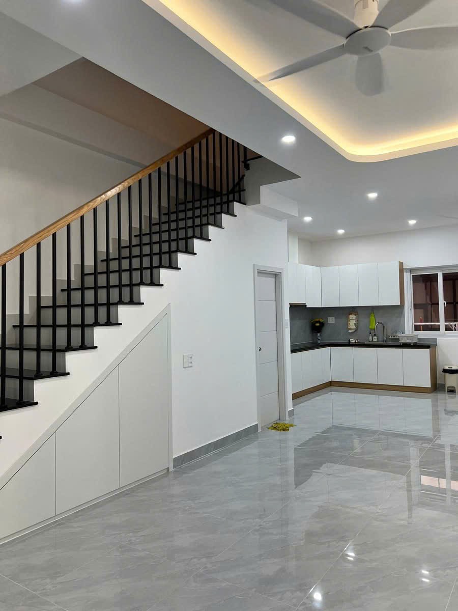 Cho thuê Nhà mặt tiền Quận 9, Hồ Chí Minh, Diện tích 85m², Giá 18 Triệu/tháng