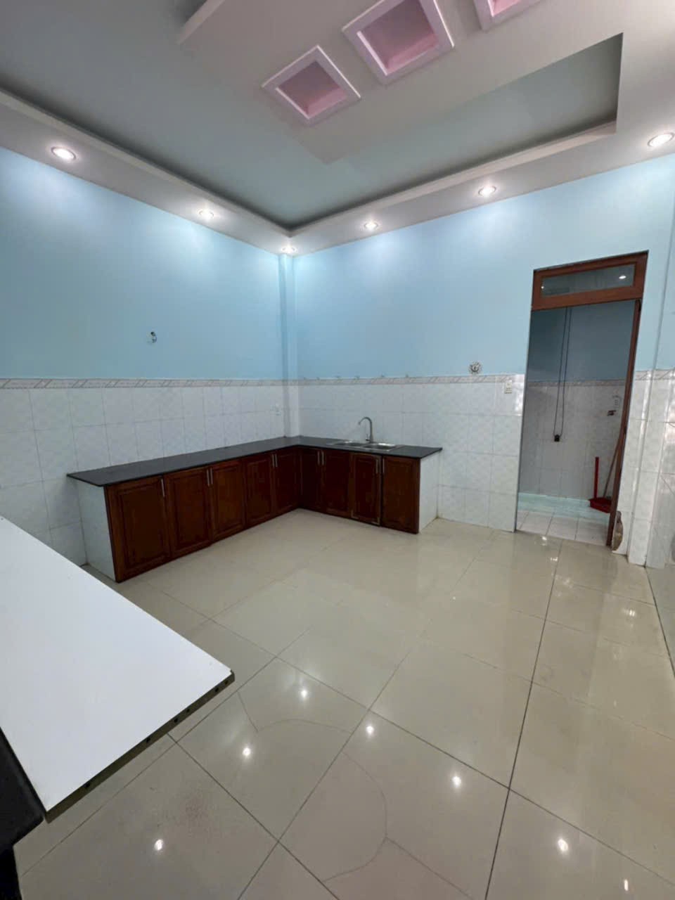 Nhà đẹp liên khu 5-6 dt 65m2 2 lầu 4pn 4wc đường nhựa giá 5 tỷ 4