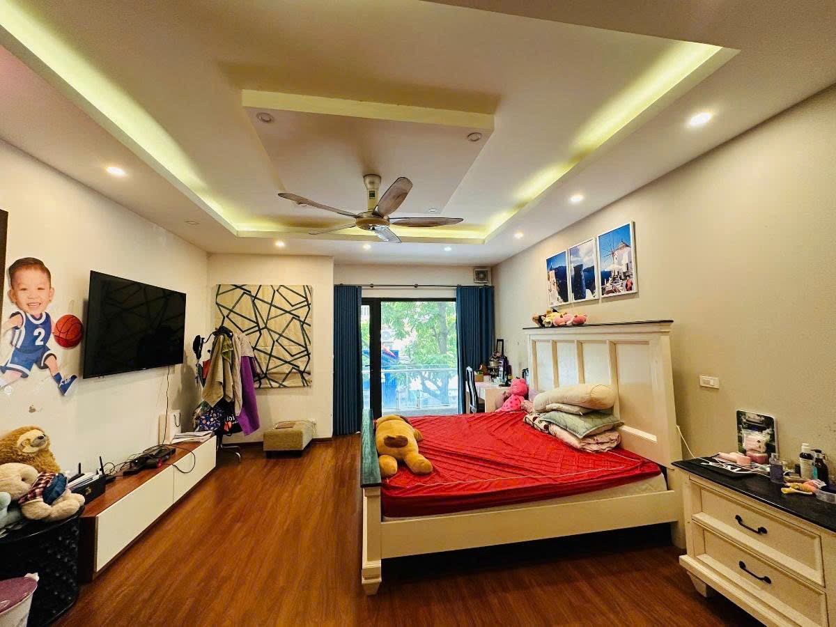 Giá đầu tư - Bán nhà Hoàng Văn Thái 103m căn góc 3 mặt ngõ đều ô tô - vỉa hè 2