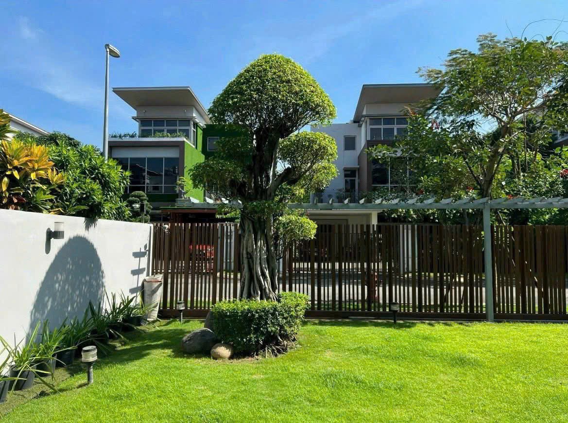 Cần bán Nhà mặt tiền Phường Phú Hữu, Quận 9, Diện tích 460m², Giá 52 Tỷ 2