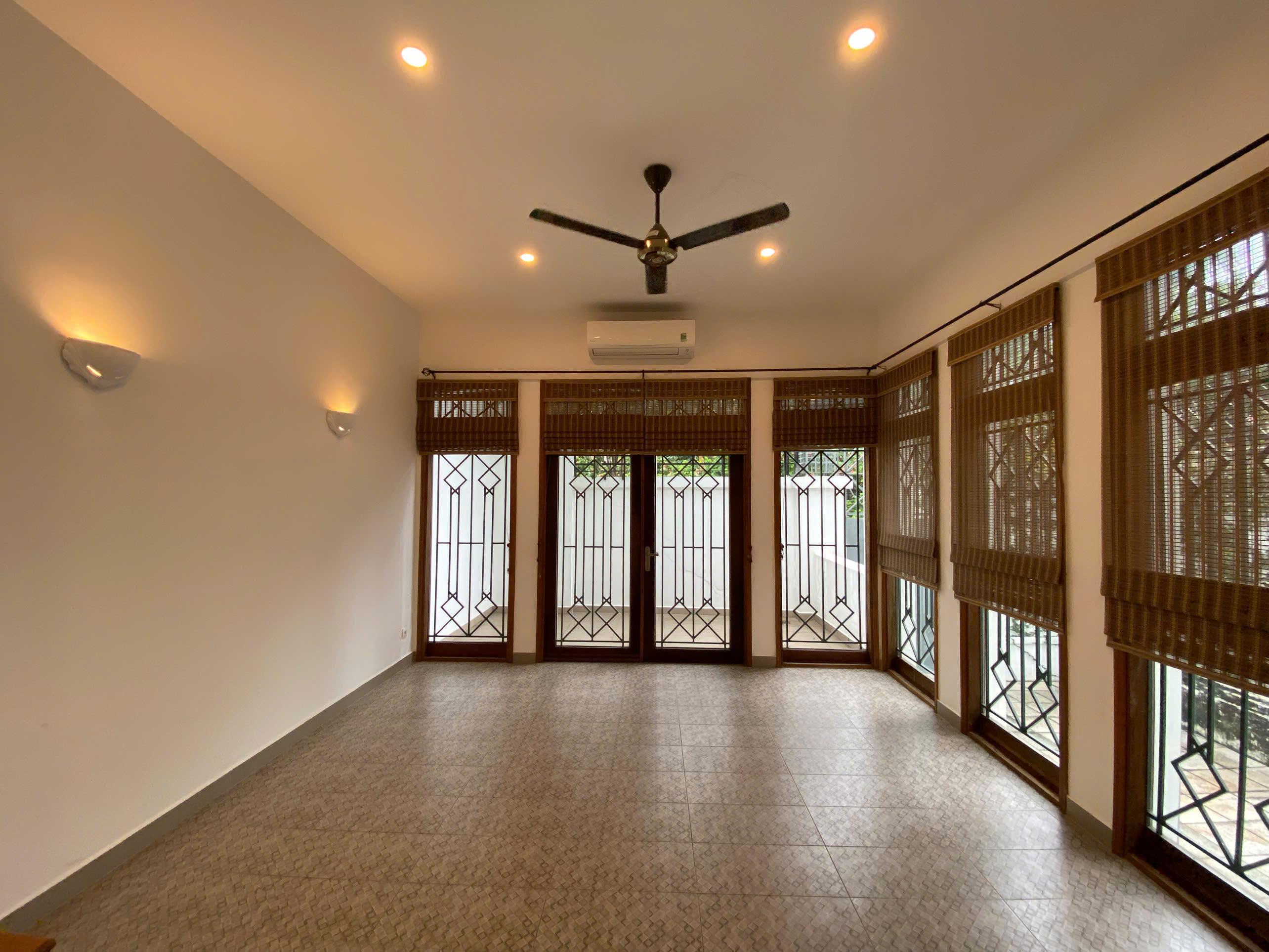 Cho thuê Căn hộ chung cư Quận 2, Hồ Chí Minh, Diện tích 100m², Giá Thương lượng 21