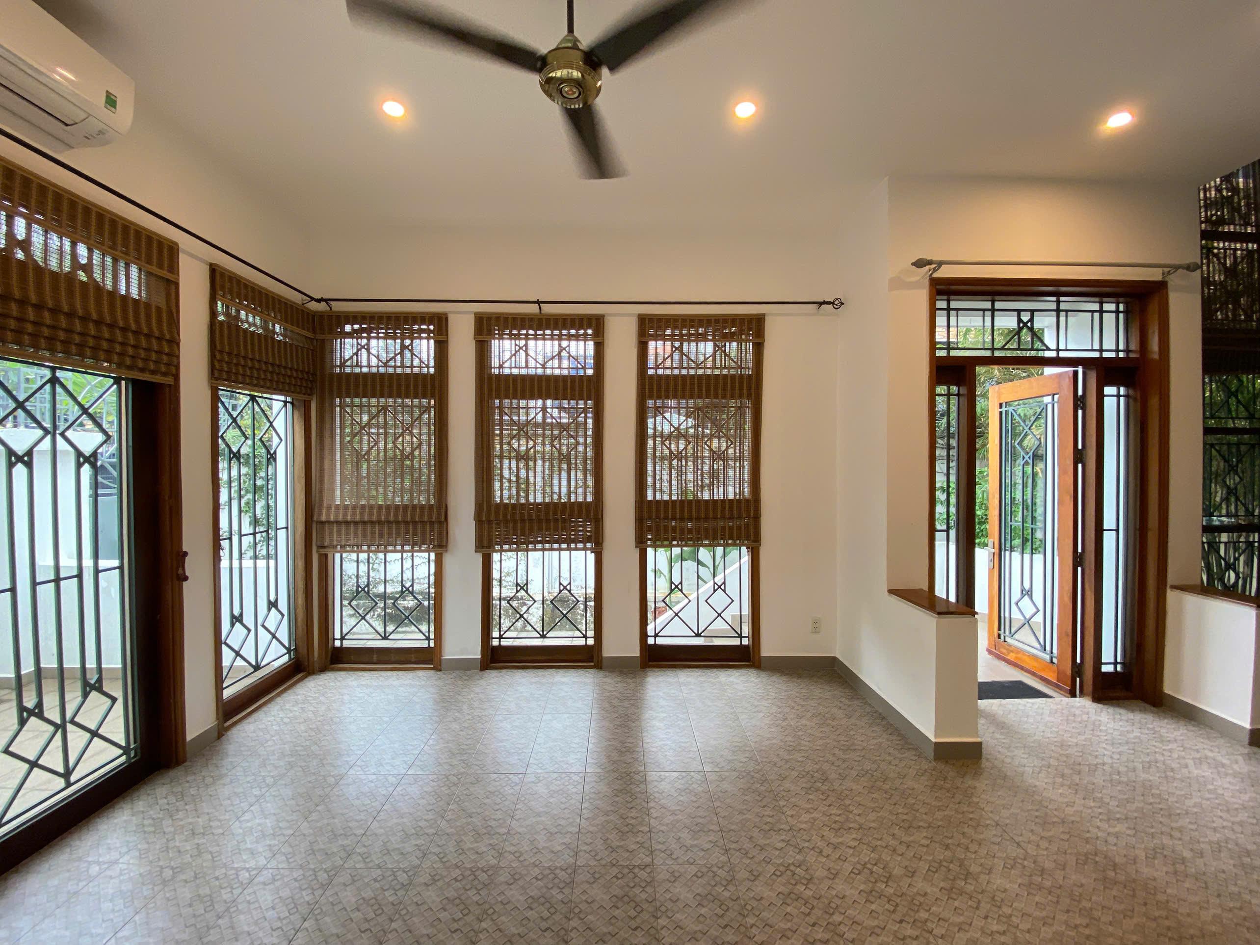 Cho thuê Căn hộ chung cư Quận 2, Hồ Chí Minh, Diện tích 100m², Giá Thương lượng 4