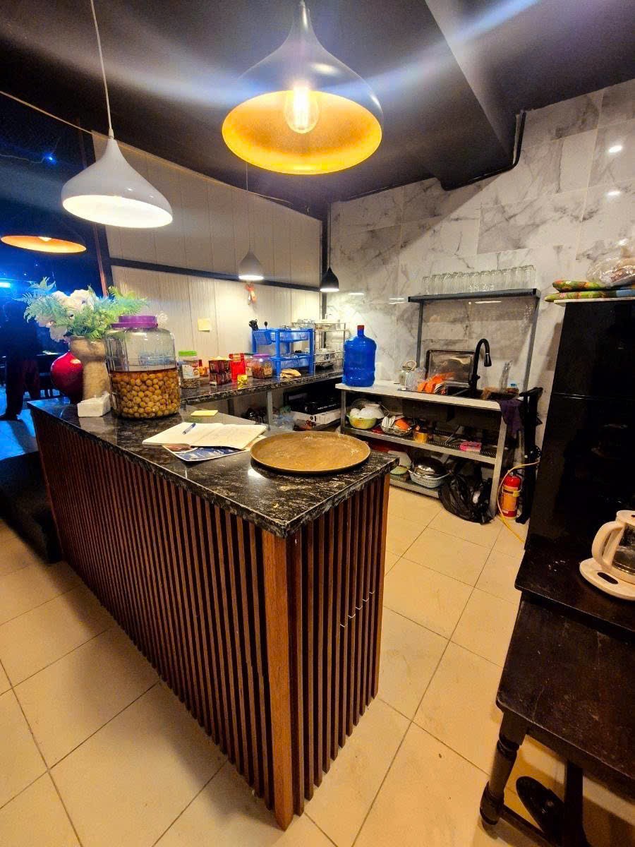 Bán nhà Tây Sơn, Đống Đa kinh doanh sầm uất- Ô tô vào nhà - tập thể tầng 1 diện tích 90m 3