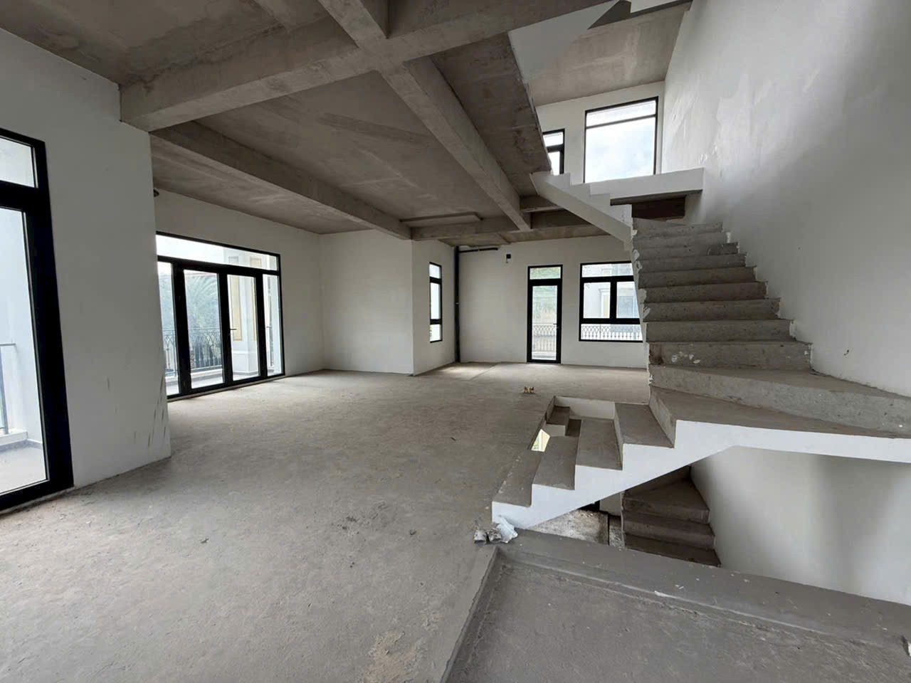 Cần bán Nhà mặt tiền Phường Phú Hữu, Quận 9, Diện tích 225m², Giá 28 Tỷ 6