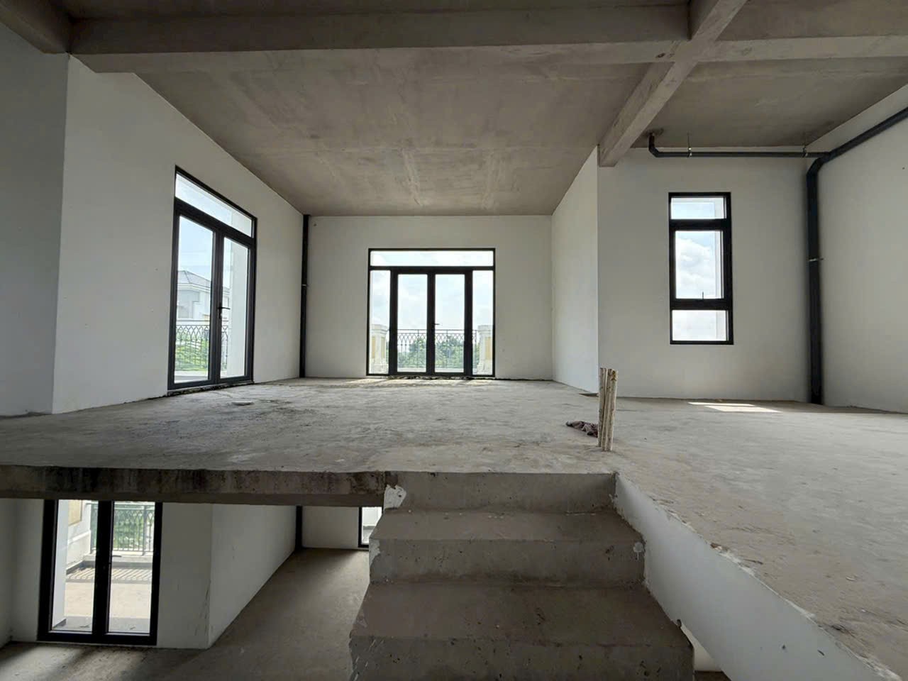 Cần bán Nhà mặt tiền Phường Phú Hữu, Quận 9, Diện tích 225m², Giá 28 Tỷ