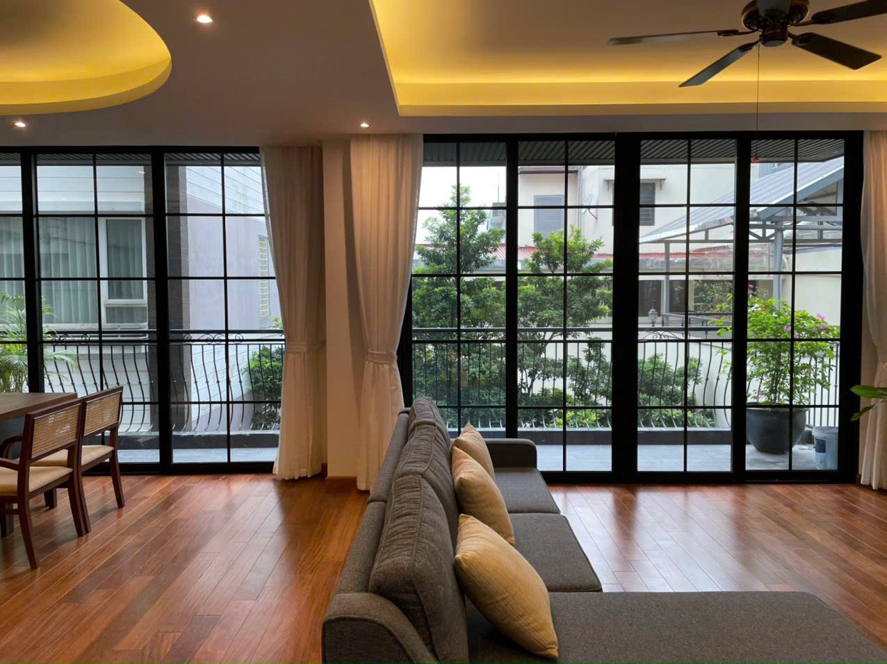 Tòa Apartment cực đẹp View Hồ Quảng Bá MT 9M LÔ GÓC  61 Tỷ Dòng Tiền Cao 2
