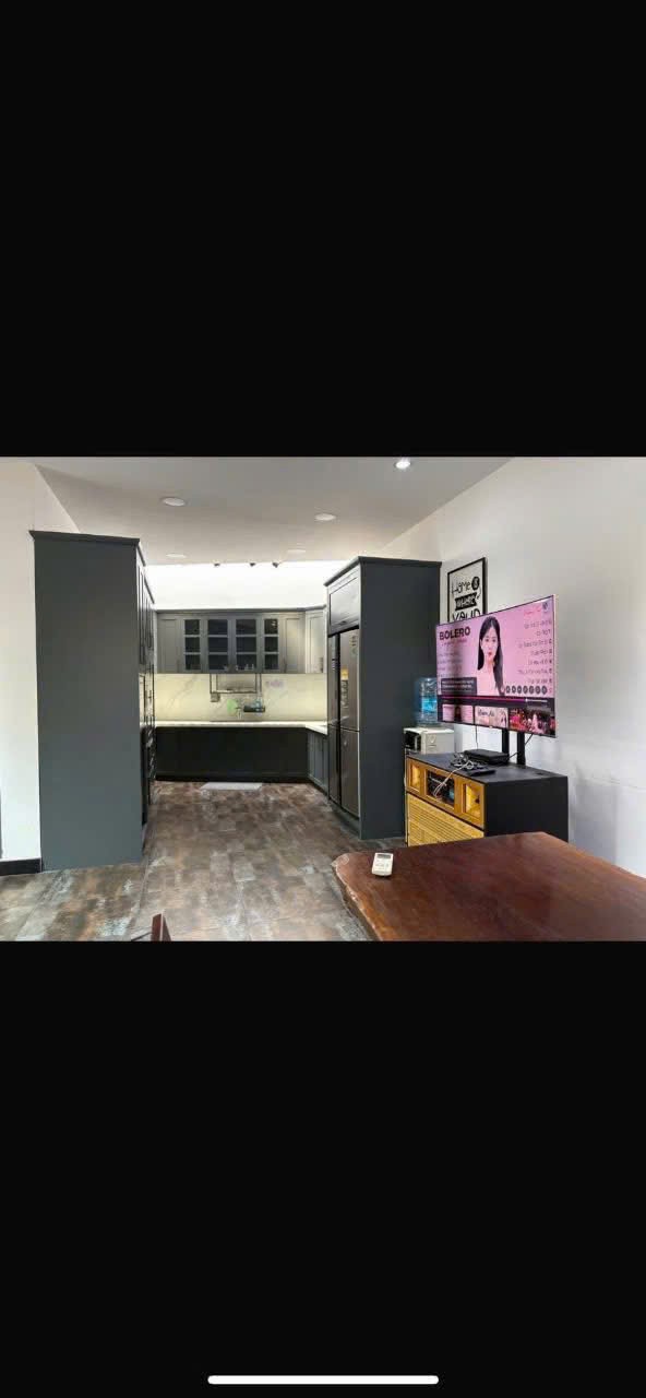 Cho thuê Biệt thự Quận 9, Hồ Chí Minh, Diện tích 2000m², Giá 100 Triệu/tháng