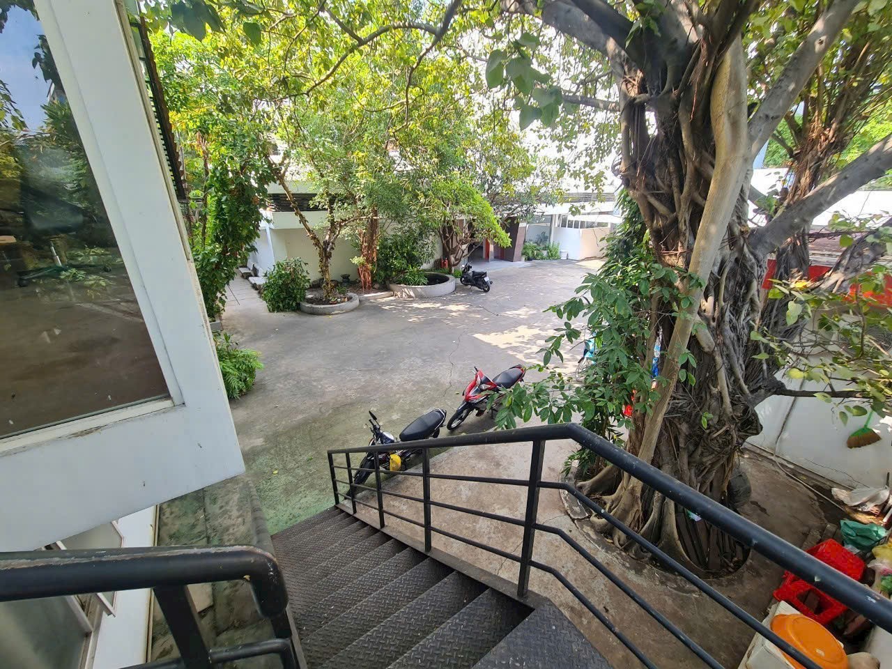 Cho thuê Biệt thự Phường Thảo Điền, Quận 2, Diện tích 1300m², Giá Thương lượng