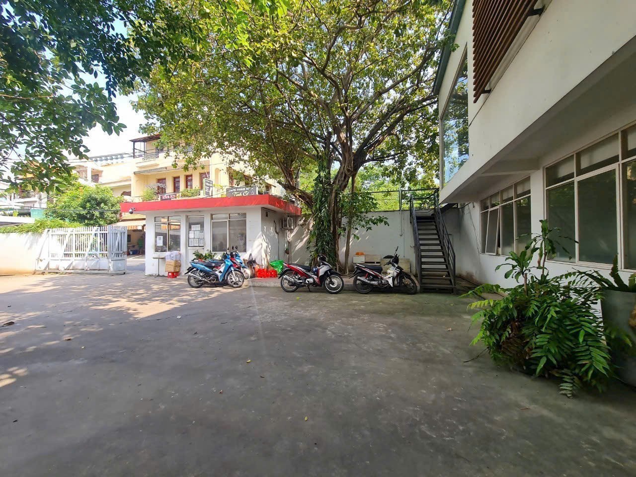 Cho thuê Biệt thự Phường Thảo Điền, Quận 2, Diện tích 1300m², Giá Thương lượng 5