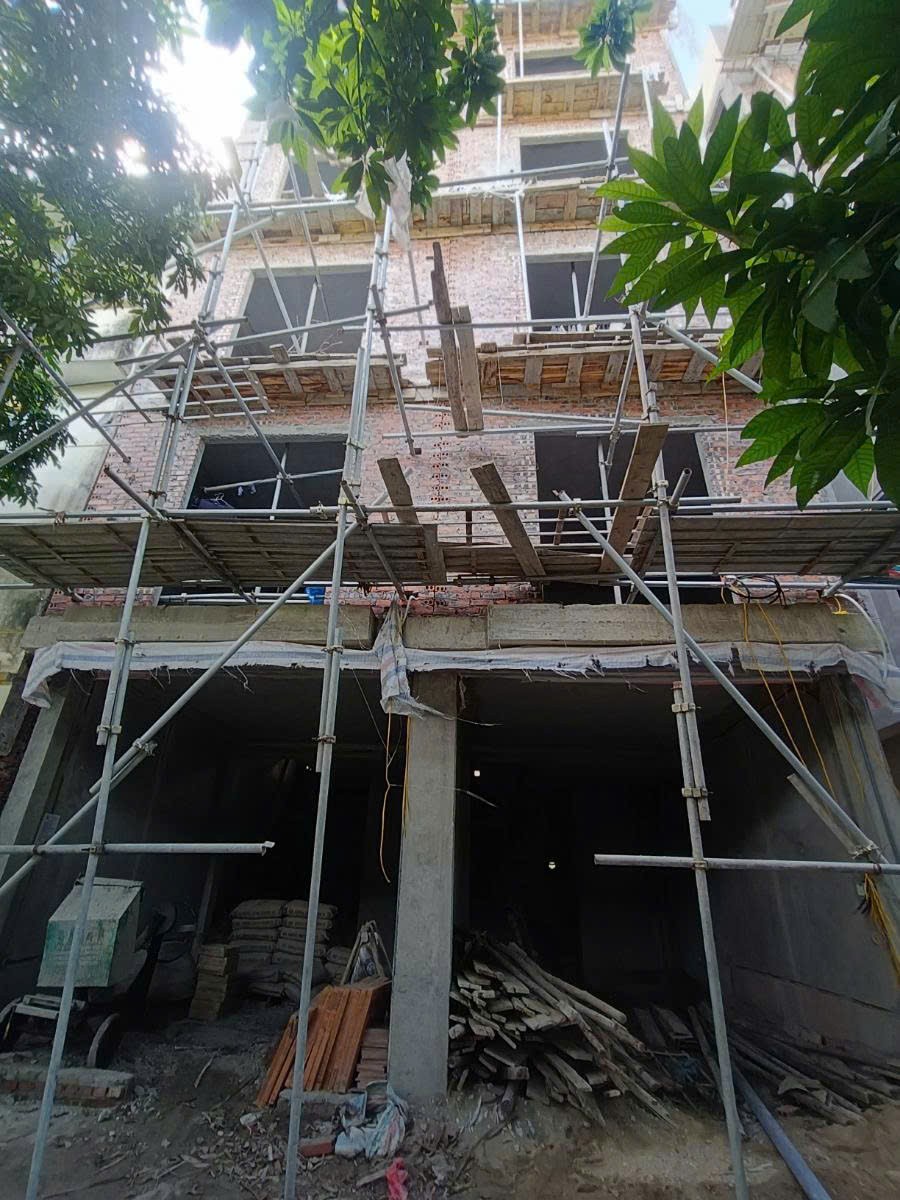 NHÀ ĐẸP XÂY MỚI, 5 TẦNG  - THANG MÁY - LONG BIÊN 8.2 TỶ 2