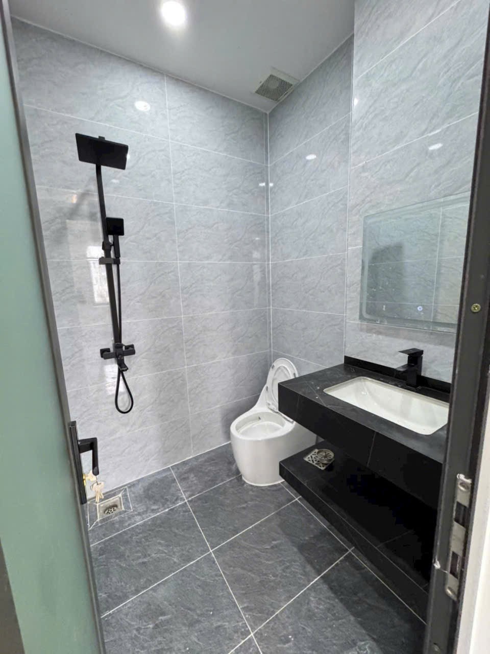 Nhà đẹp KDC Vĩnh Lộc, Bình Hưng Hòa B dt 75,6m2 3 lầu 5pn 6wc giá 7,5 tỷ 8