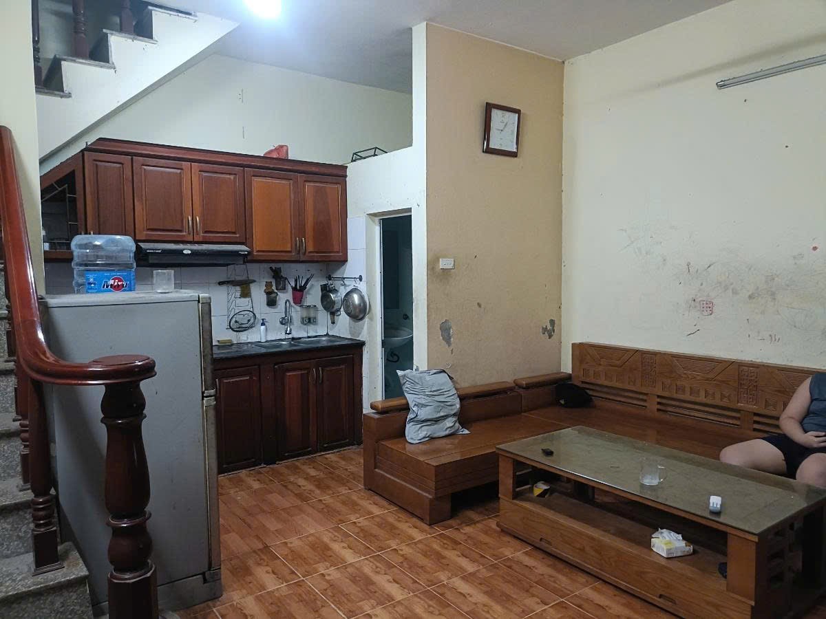 Nhà đẹp dân xây 3 tầng, ngõ ô tô 7 chỗ thông, ngõ nông ngắn. 3