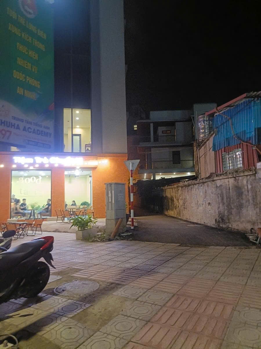 Nhà đẹp dân xây 3 tầng, ngõ ô tô 7 chỗ thông, ngõ nông ngắn. 2