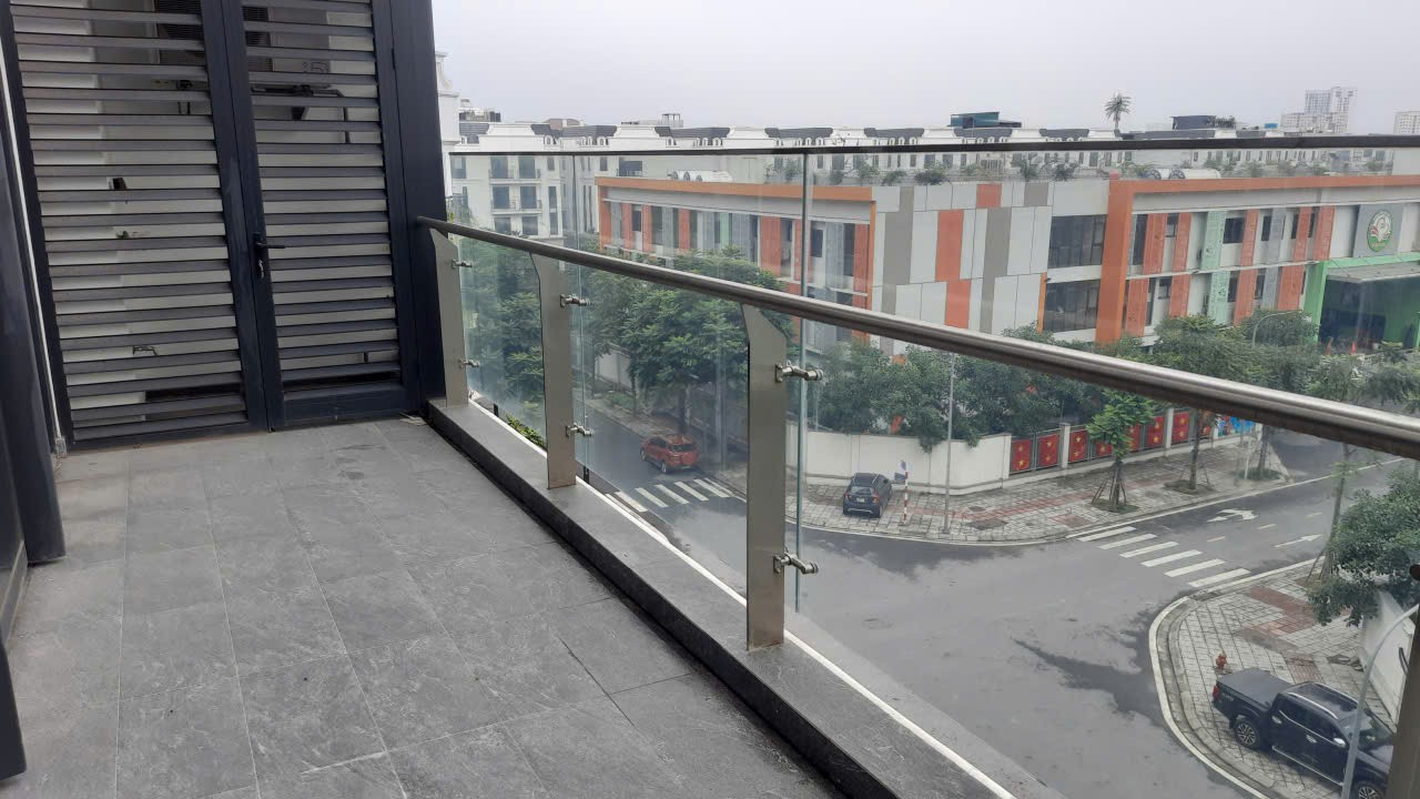 29.9.25 Cho thuê căn hộ Sunshine Green Iconic đẳng cấp nhất Long Biên, 3 ngủ dt 200m2, nhà nguyên 2