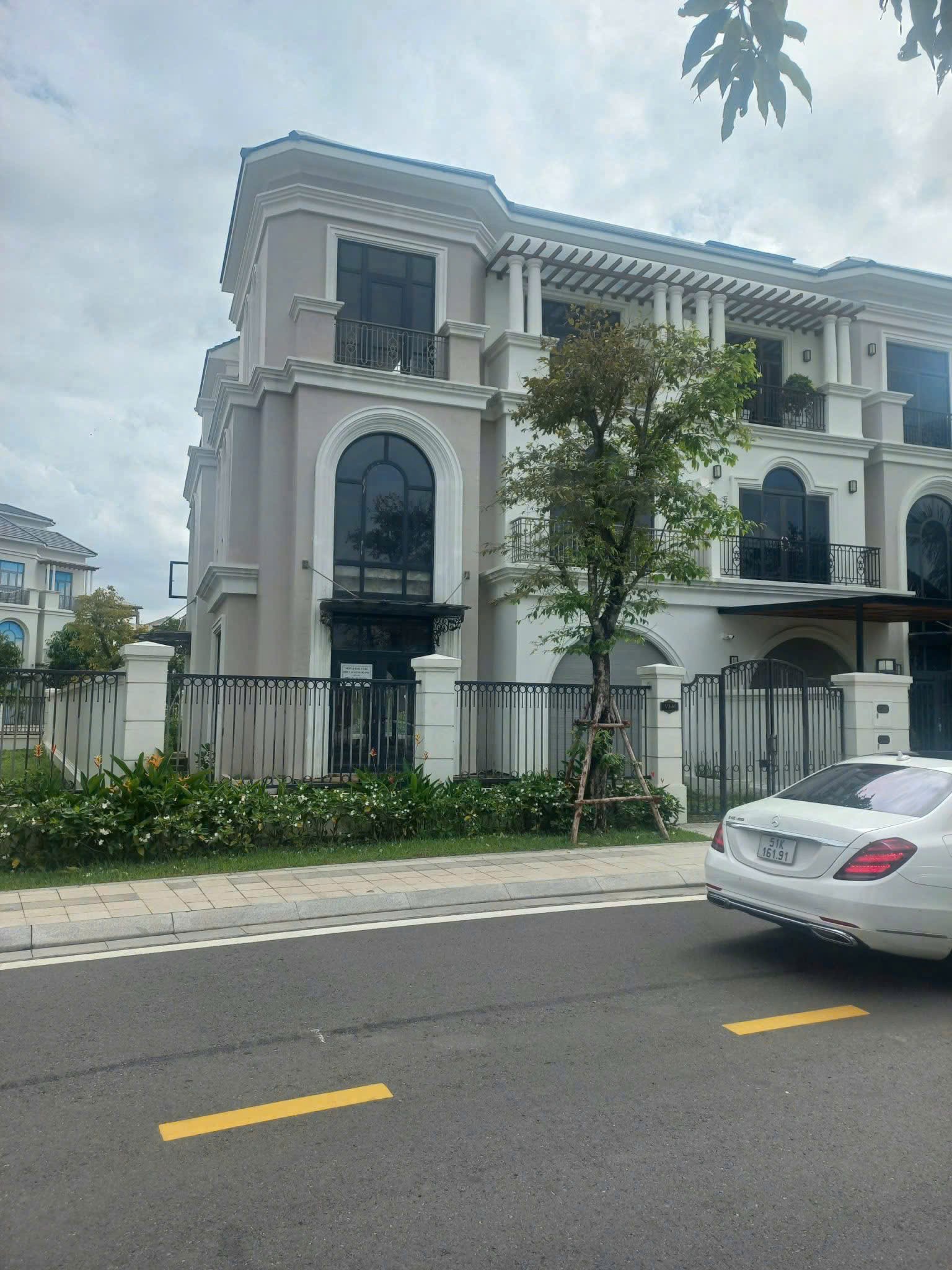 Cần bán Biệt thự Quận 9, Hồ Chí Minh, Diện tích 346m², Giá 58 Tỷ 3
