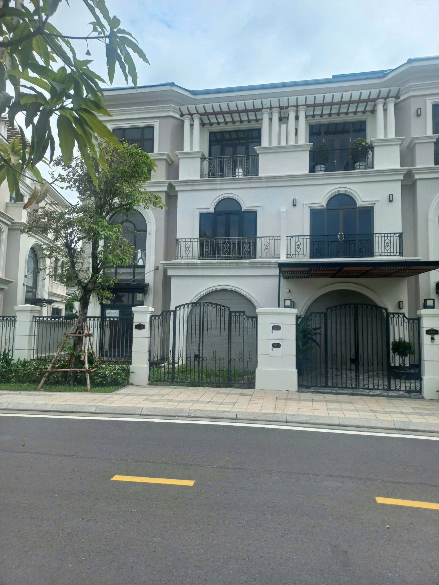 Cần bán Biệt thự Quận 9, Hồ Chí Minh, Diện tích 346m², Giá 58 Tỷ