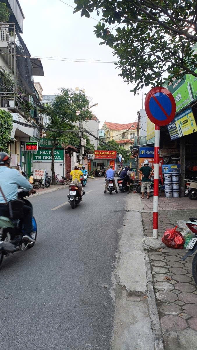 LÔ GÓC - MẶT PHỐ - MẶT TIỀN KHỦNG NGỌC THỤY LONG BIÊN CHỈ NHỈNH 6 TỶ 5