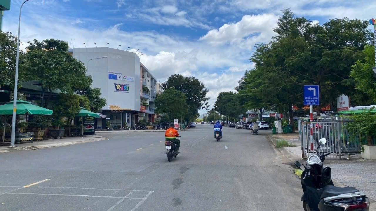 Cần bán Đất Phường Phước Long B, Quận 9, Diện tích 160m², Giá 12 Tỷ