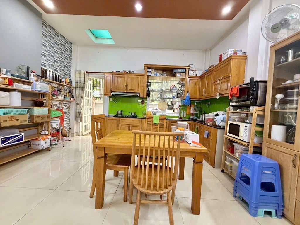 Cần bán Nhà mặt tiền Quận 9, Hồ Chí Minh, Diện tích 110m², Giá 13 Tỷ 3