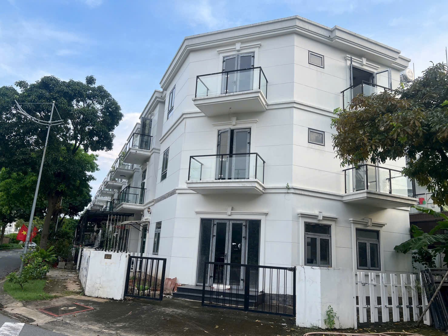 Cần bán Nhà mặt tiền Quận 9, Hồ Chí Minh, Diện tích 178m², Giá 11.5 Tỷ 3