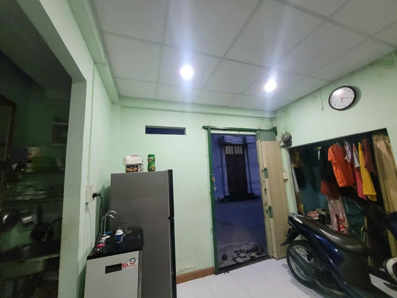 Bán nhà mặt phố An Bình, Dĩ An, TP HCM. DT 183m2, 2 tầng, 20 phòng. Sổ hồng, giá 8.5 tỷ. 4