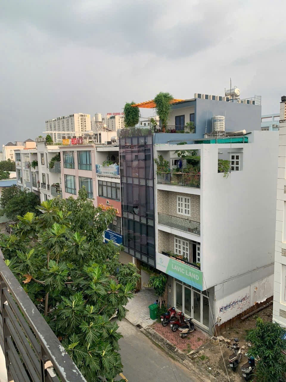Cần bán Nhà mặt tiền Phường Phú Hữu, Quận 9, Diện tích 105m², Giá 08.3 Tỷ 3