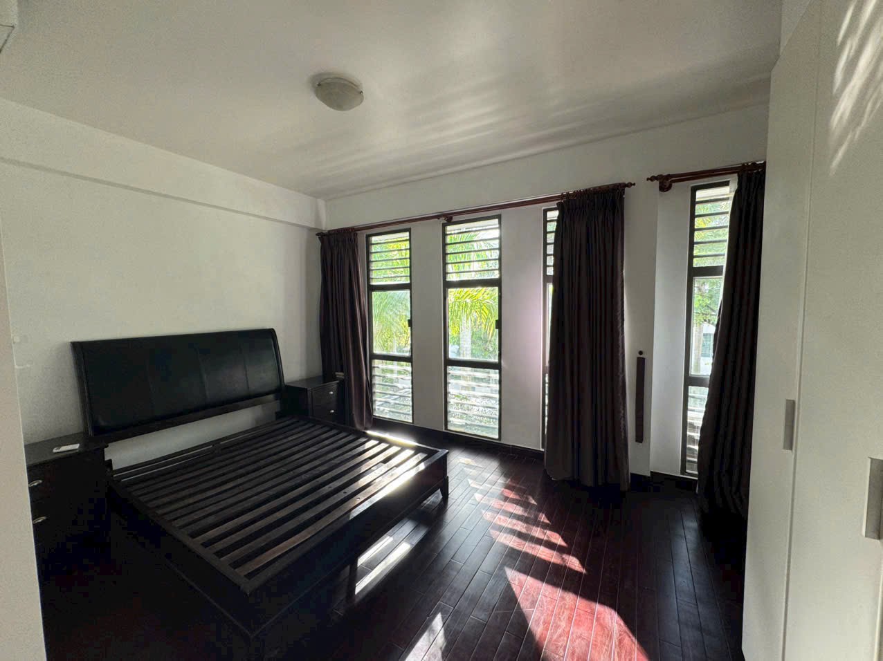 Cho thuê Căn hộ chung cư Quận 2, Hồ Chí Minh, Diện tích 150m², Giá Thương lượng 5